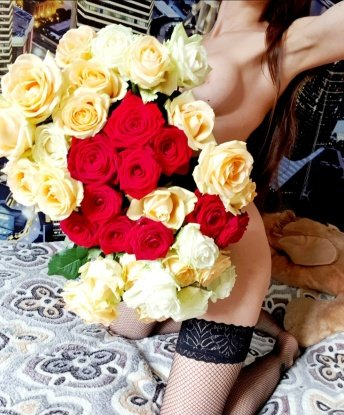 Развратная блондинка ждет именно тебя! Готова исполнить самые смелые фантазии и желания. Отдамся полностью и без остатка. Приезжай, не пожалеешь! 4486, 27 лет